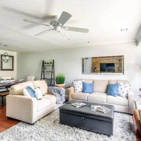 Walk To Broadway Charming Modern Historic Townhome แนชวิลล์ ภายนอก รูปภาพ
