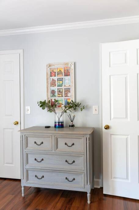 Walk To Broadway Charming Modern Historic Townhome แนชวิลล์ ภายนอก รูปภาพ
