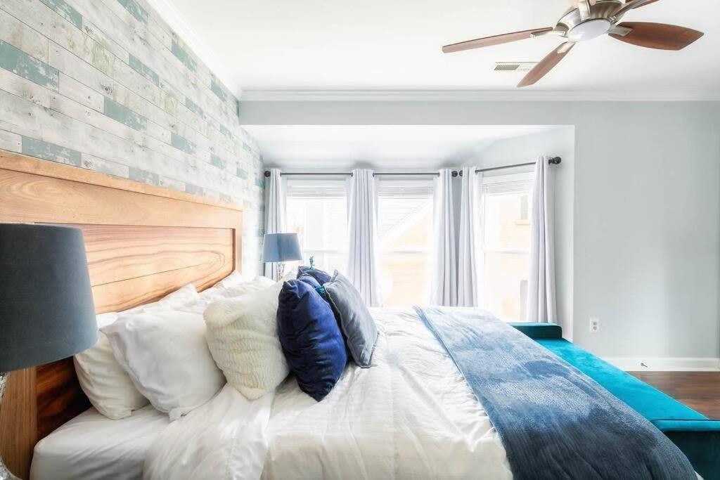 Walk To Broadway Charming Modern Historic Townhome แนชวิลล์ ภายนอก รูปภาพ