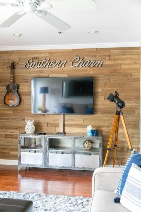 Walk To Broadway Charming Modern Historic Townhome แนชวิลล์ ภายนอก รูปภาพ