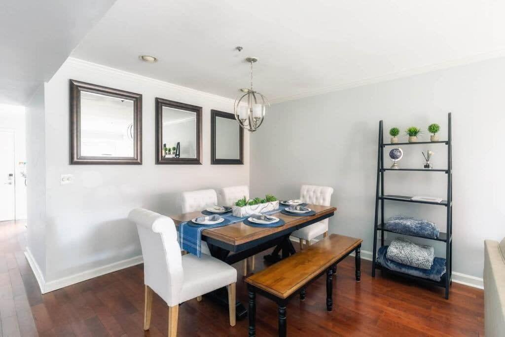 Walk To Broadway Charming Modern Historic Townhome แนชวิลล์ ภายนอก รูปภาพ