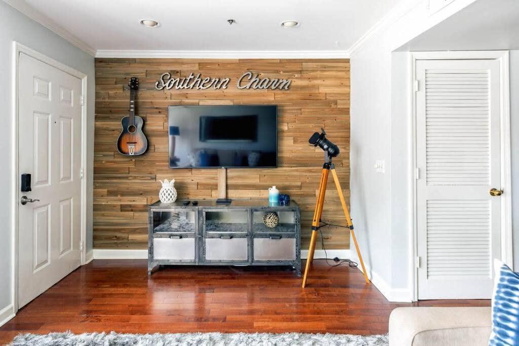 Walk To Broadway Charming Modern Historic Townhome แนชวิลล์ ภายนอก รูปภาพ