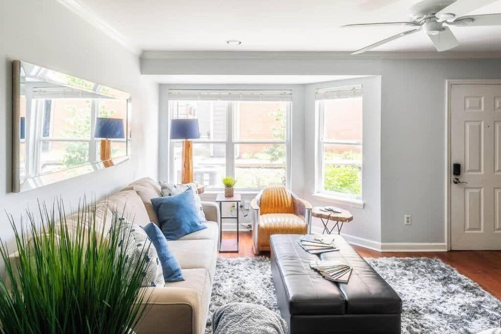 Walk To Broadway Charming Modern Historic Townhome แนชวิลล์ ภายนอก รูปภาพ