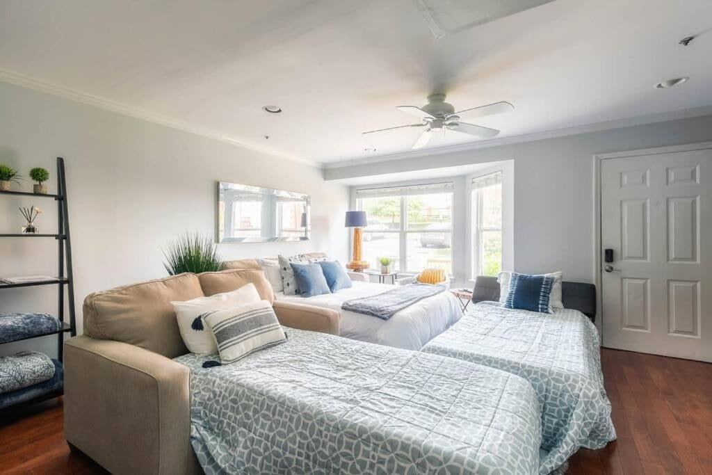 Walk To Broadway Charming Modern Historic Townhome แนชวิลล์ ภายนอก รูปภาพ